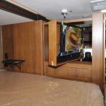 coachmen-leprechaun-bedroom2