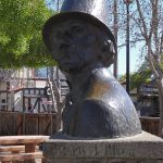 web-Hans Christian Andersen in the sunlight