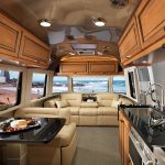 2018 Classic 30 _ Photo Interior _ Cognac Maple Macadamia UL B2F PRINT