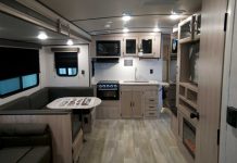 Coachmen 3272BH