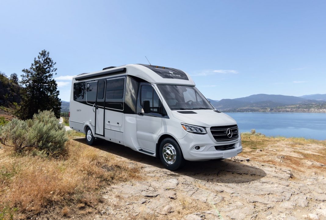 leisure travel vans unity murphy bed