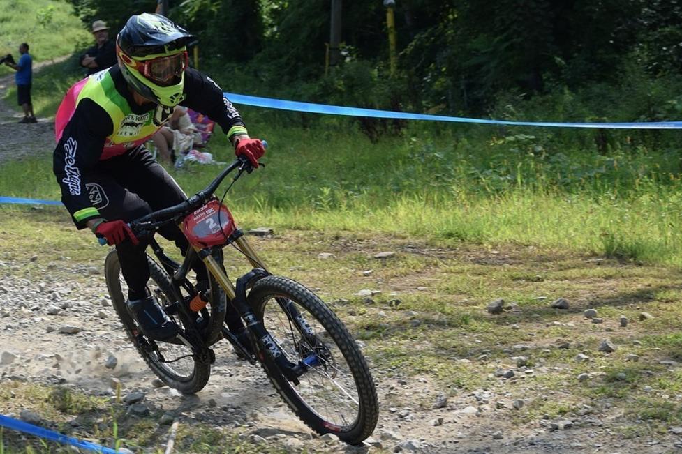Mountain bike competitor at the Hills On Fire Enduro XC