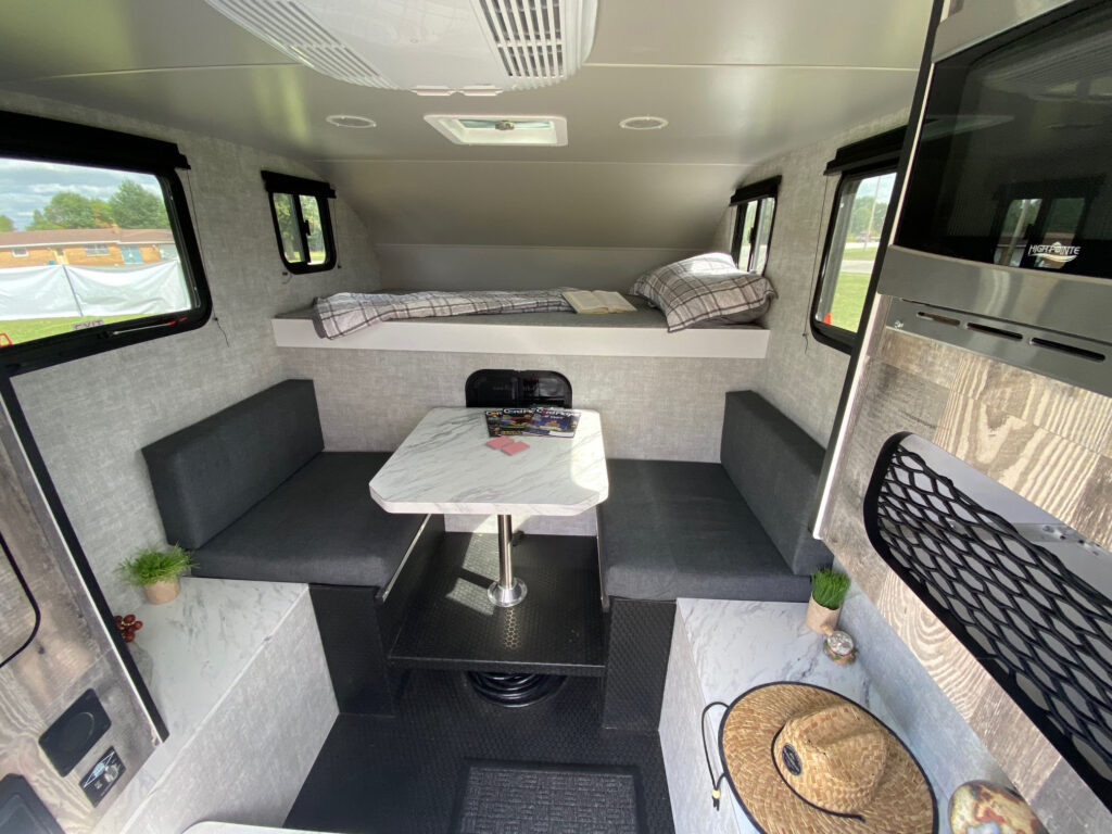 Soaring Eagle Truck Camper 65xl-interior
