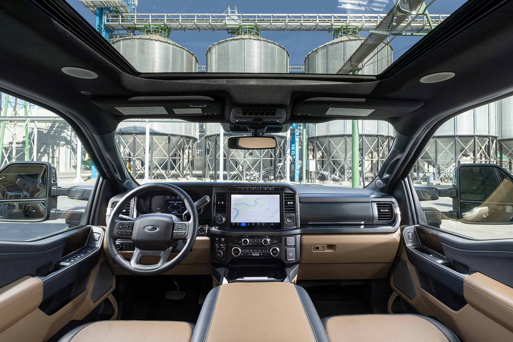 Ford Super Duty F-350 Lariat interior