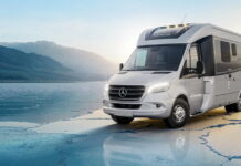 Leisure Travel Vans 2025 Unity Rear Lounge Leisure ravel Vans Unity Rear Lounge - 2025 exterior view