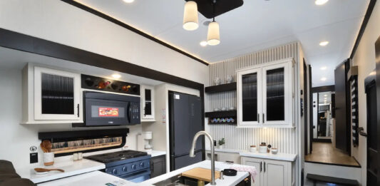 Sabre 37RVMiles - Kitchen