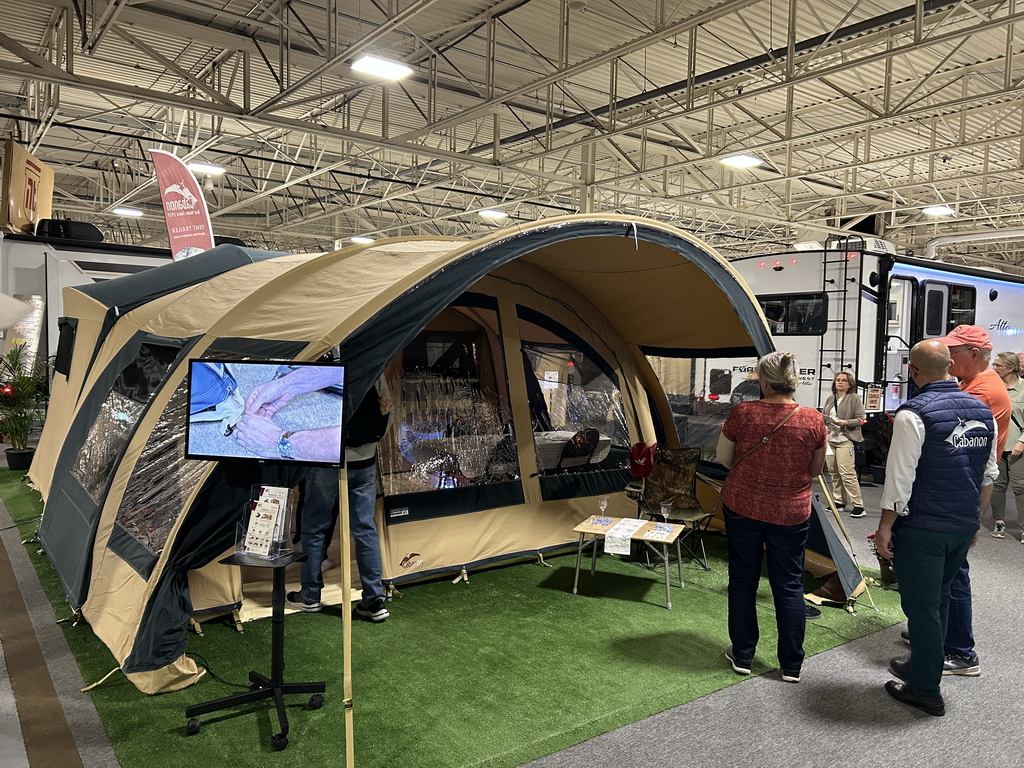 Niagara Trailers displayed the Cabanon Tent Trailer at the Toronto Fall RV Show.