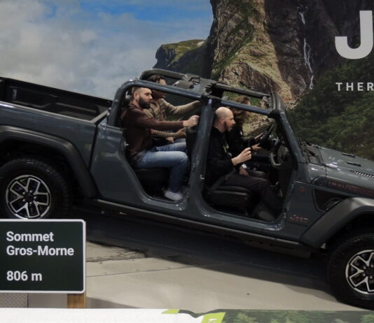 It’s AutoShow Time! Visitors to the Canadian International AutoShow can discover the thrill of an off-road experience at the Jeep display - capturing the spirit of the great Canadian outdoors with backgrounds and landscaping depicting Canada's most scenic locations.