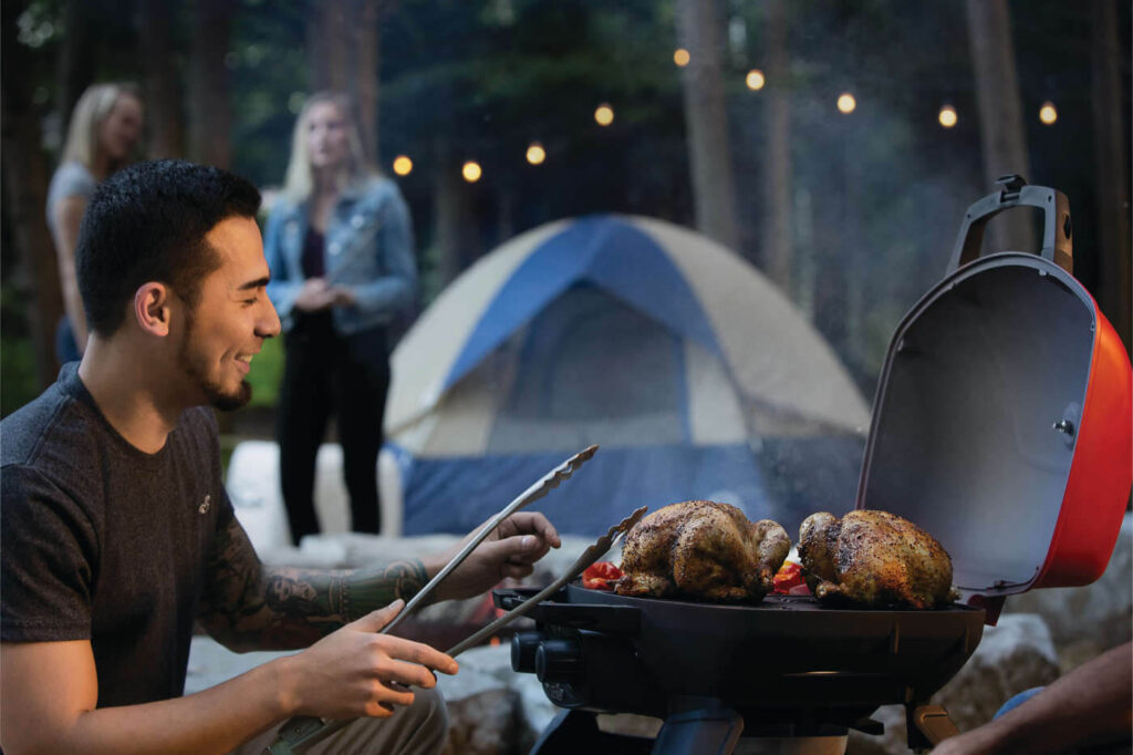 The Napoleon TravelQ features 2 individually controlled stainless steel tube burners, 12,000 BTU's, and 285 square inches of total grilling area capable of grilling up to 17 hamburgers at once